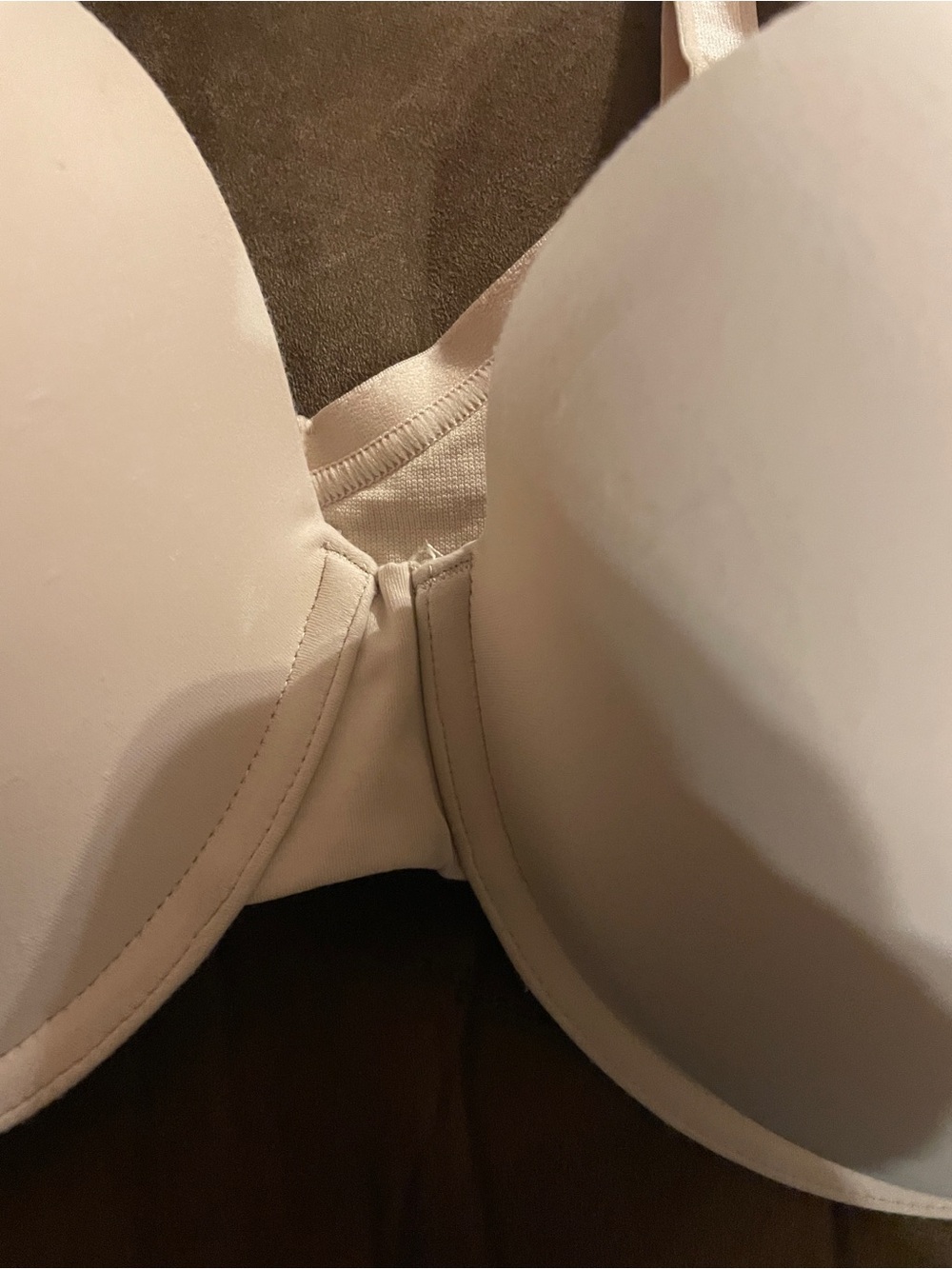 Warner's Light Nude Smooth Molded underwire  Bra size 40C - Picture 2 of 3